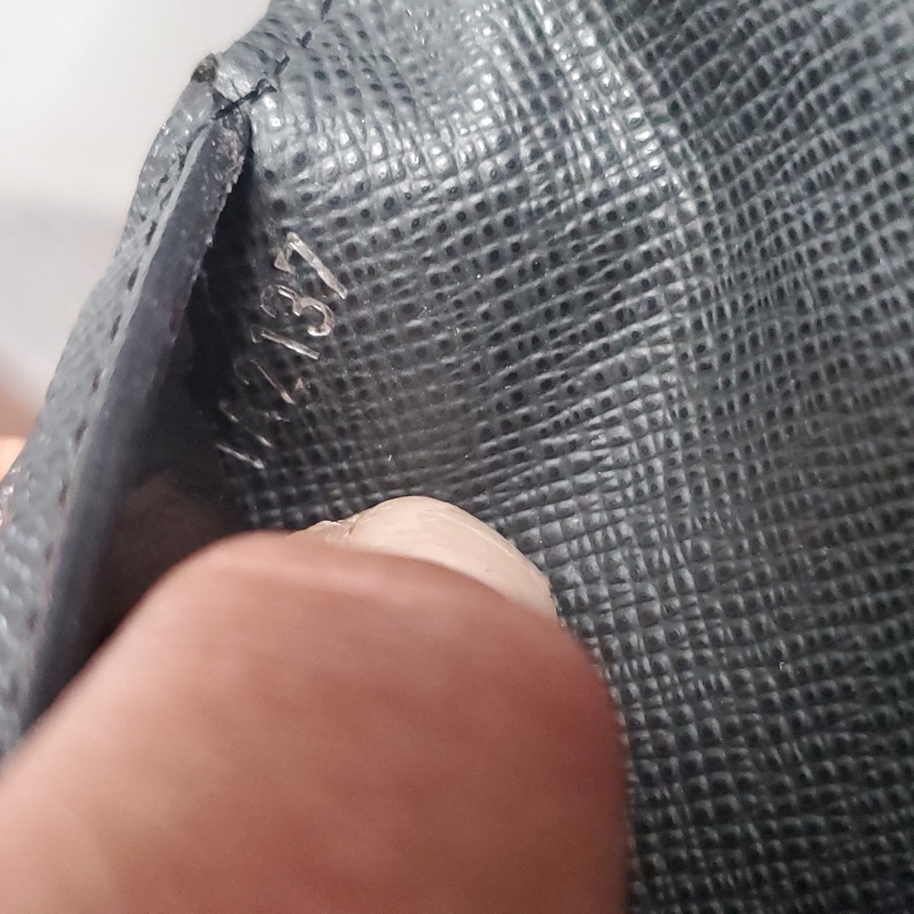 Louis Vuitton Black/Blue Taiga Stripe Card Holder - Picture 11 of 13